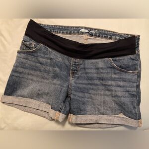 Old Navy maternity shorts